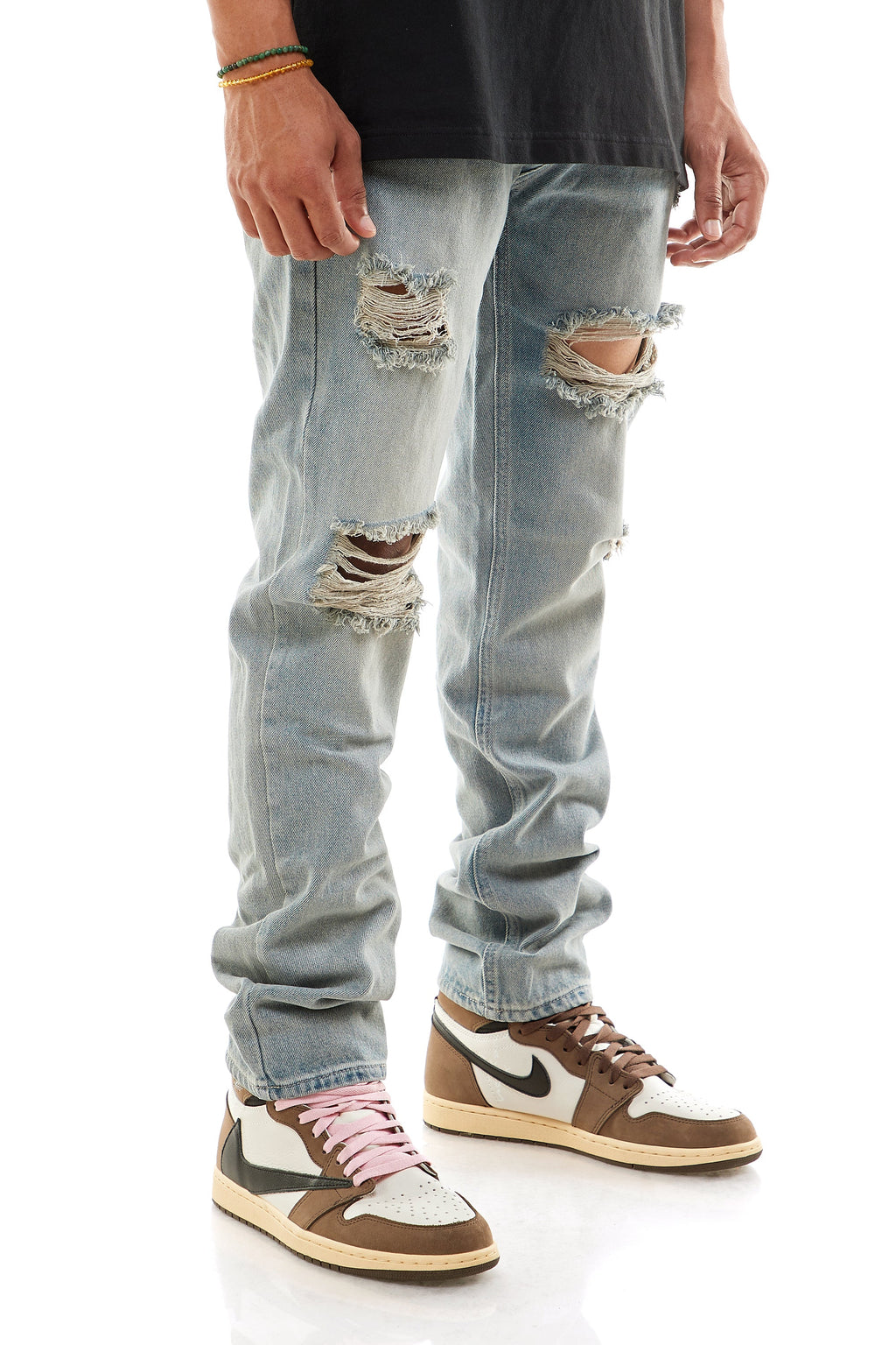 RELAXED & DISTRESSED JEANS